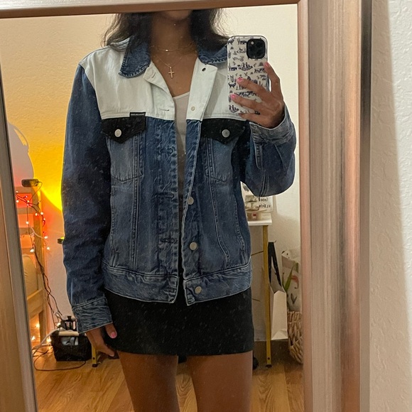 Calvin Klein denim jacket, color block size small. In basically new condition - Picture 3 of 4